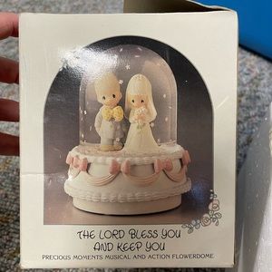 Precious Moments Musical Flowerdome